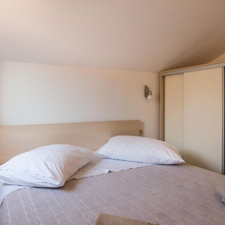 Apartments Sunrise Брист Стая снимка