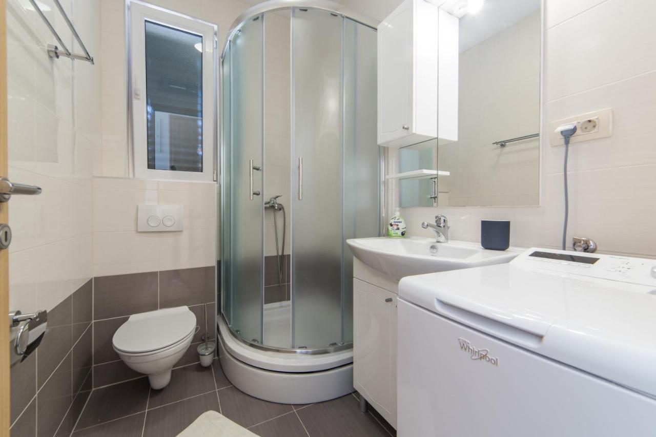 Apartments Sunrise Брист Екстериор снимка