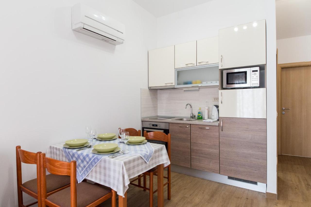 Apartments Sunrise Брист Екстериор снимка